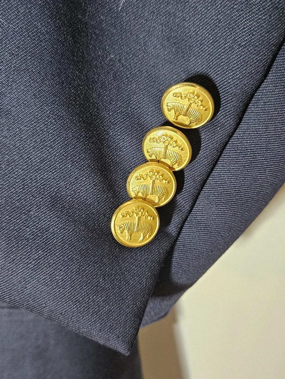 Brooks Brothers Madison Fit Navy Blazer Gold Buttons Men's 39L